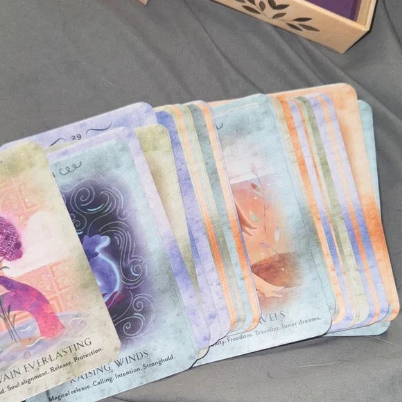 Pure Magic Oracle Deck - Picture 4 of 6